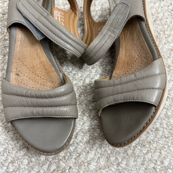 Clarks Collection Hazelle Alba Wedge Sandal Size 9 - Picture 2 of 11